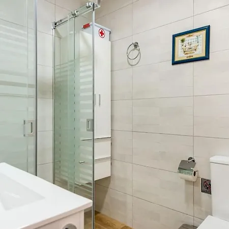 Completo Con 3 Amplios Y Gran Azotea Privada Nerja