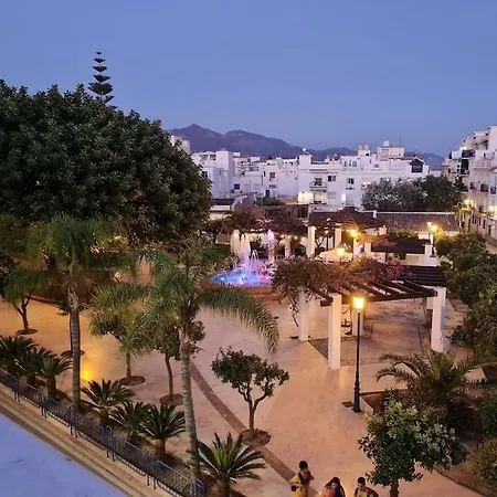 Appartement Completo Con 3 Amplios Y Gran Azotea Privada Nerja