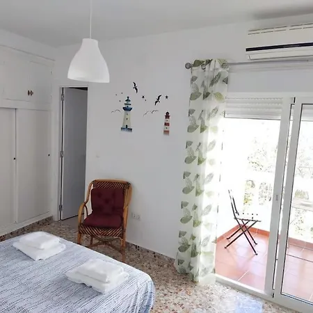 Completo Con 3 Amplios Y Gran Azotea Privada