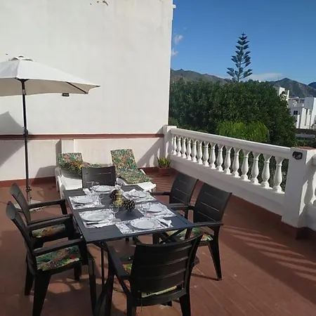 Completo Con 3 Amplios Y Gran Azotea Privada * Nerja