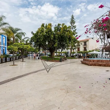 Completo Con 3 Amplios Y Gran Azotea Privada * Nerja