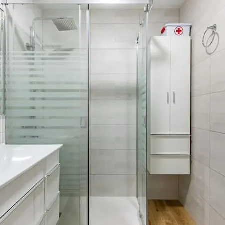 Completo Con 3 Amplios Y Gran Azotea Privada * Nerja