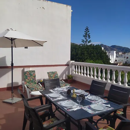 Completo Con 3 Amplios Y Gran Azotea Privada * Nerja