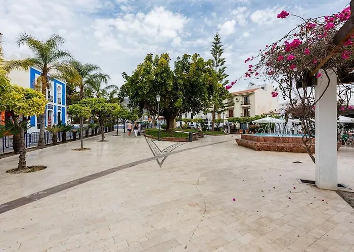 Completo Con 3 Amplios Y Gran Azotea Privada * Nerja