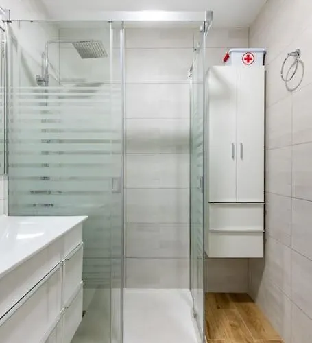 Completo Con 3 Amplios Y Gran Azotea Privada * Nerja