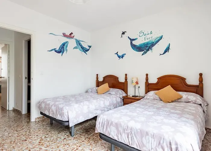 Completo Con 3 Amplios Y Gran Azotea Privada * Nerja