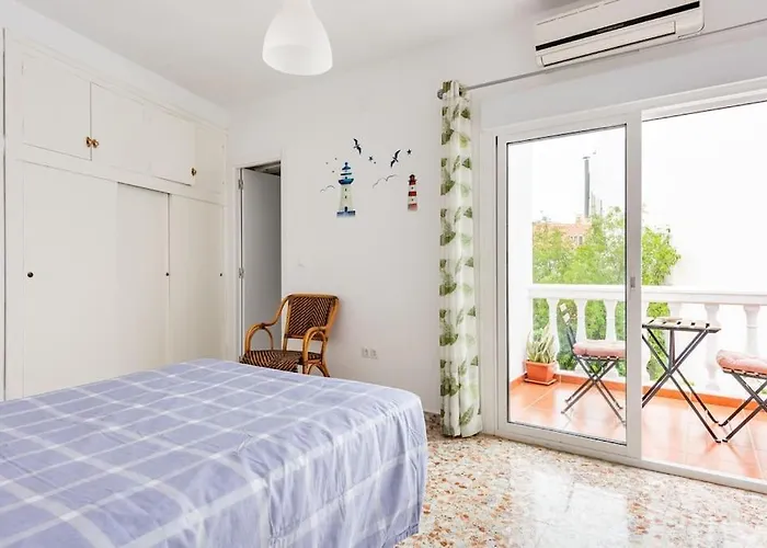 Completo Con 3 Amplios Y Gran Azotea Privada Nerja