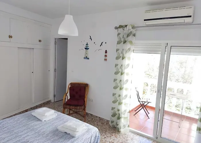 Completo Con 3 Amplios Y Gran Azotea Privada