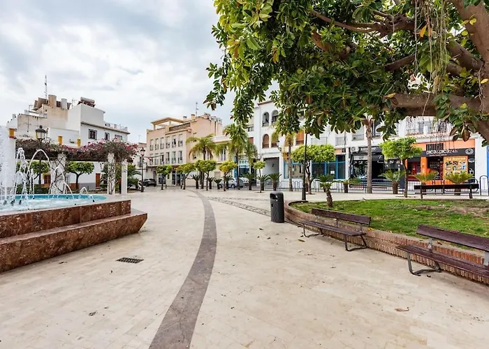 Completo Con 3 Amplios Y Gran Azotea Privada * Nerja