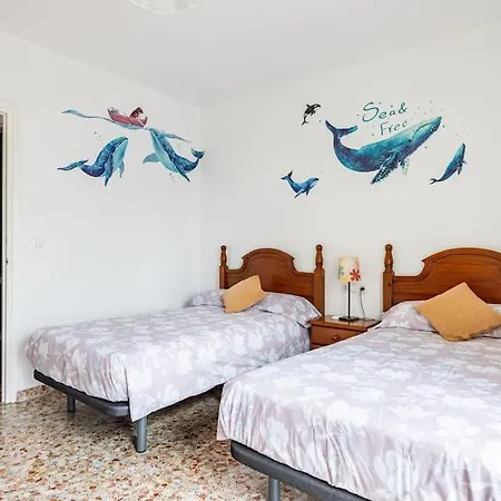 Amplio Y Luminoso Con Gran Azotea-solarium Privada * Nerja
